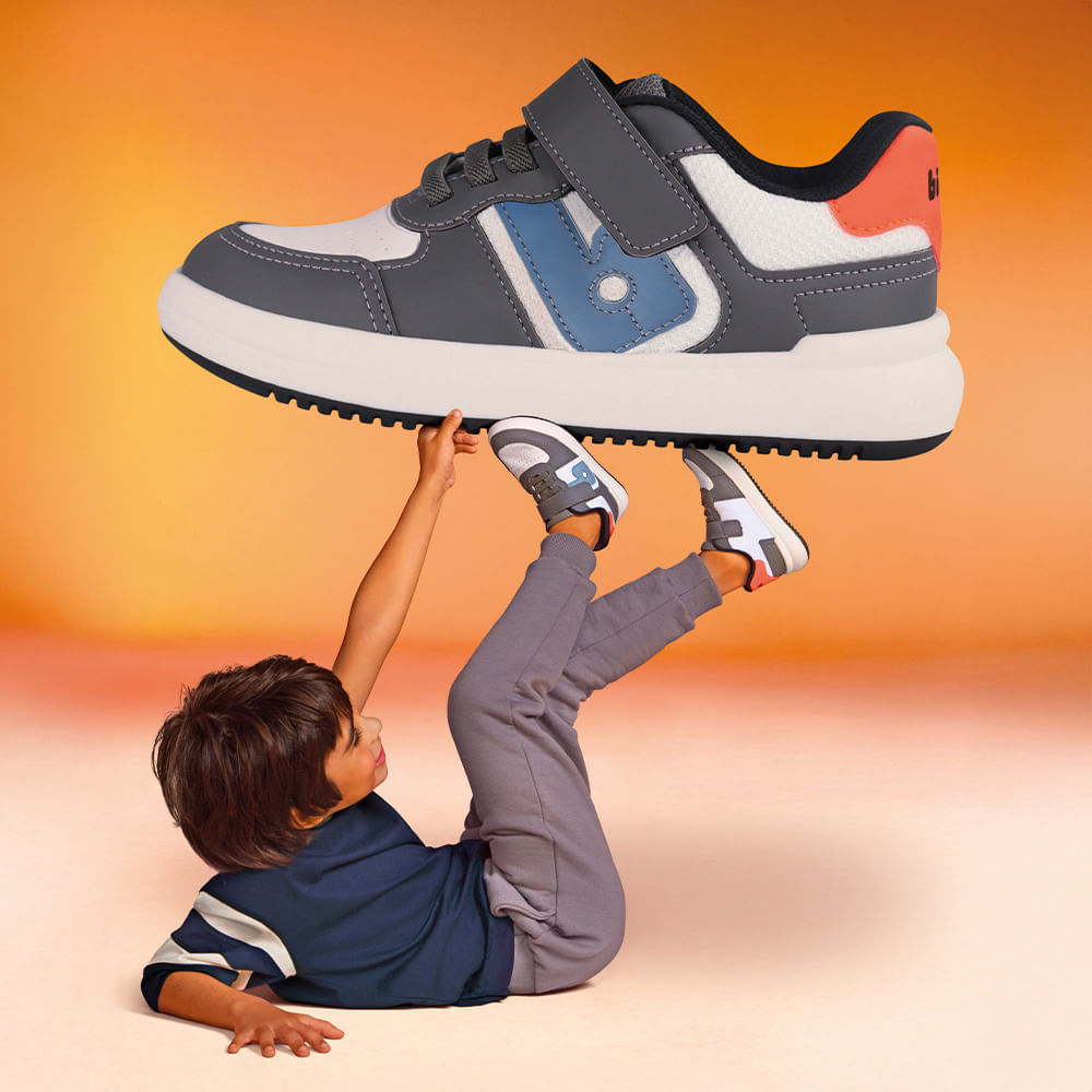 Lightweight and flexible Bibi kids' sports sneakers for active play