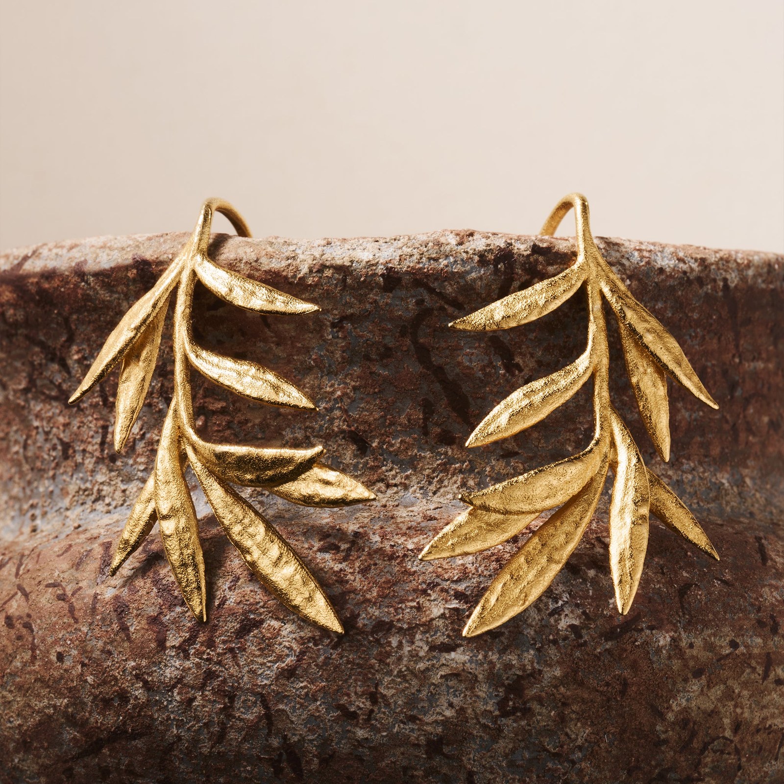 Agapee necklace styling from the official collection